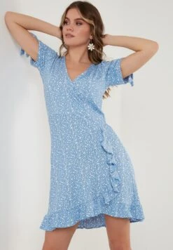 LELA FLORAL RUFFLE DETAIL - Freizeitkleid - Baby Blue -Damenbekleidungsgeschäft 092f445a0eb441a68f51e1d440a45900