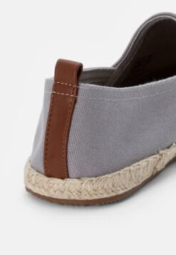 Pier One RENA ESPADRILLE UNISEX - Espadrille - Light Grey -Damenbekleidungsgeschäft 42d2421a7d9a4236aff6d97b980fd1f5