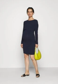 Damenbekleidungsgeschäft -Damenbekleidungsgeschäft 463c8afe469f44c1bd0dd06a01014559