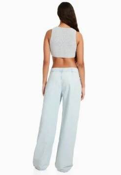 BERSHKA WIDE LEG 90S TIE - Jeans Straight Leg - Light Blue 10 BERSHKA WIDE LEG 90S TIE - Jeans Straight Leg - Light Blue -Damenbekleidungsgeschäft 4a1c6a697e7e490682d1ca9e4eb4c0bb