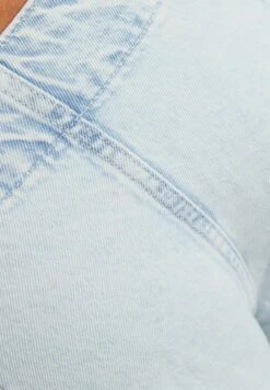 BERSHKA WIDE LEG 90S TIE - Jeans Straight Leg - Light Blue 13 BERSHKA WIDE LEG 90S TIE - Jeans Straight Leg - Light Blue -Damenbekleidungsgeschäft 4cf26e4214e24519ac82372efa4f6394