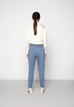 Kaffe JILLIAN BELT PANTS - Stoffhose - Vintage Indigo -Damenbekleidungsgeschäft 51aba4c9d6d94e83b08df62648fd6621