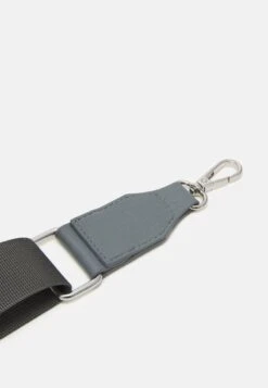 Anna Field Notebooktasche - Dark Grey 11 Anna Field Notebooktasche - Dark Grey -Damenbekleidungsgeschäft 53b41d3b30004fe69642dc06e2ca97e2