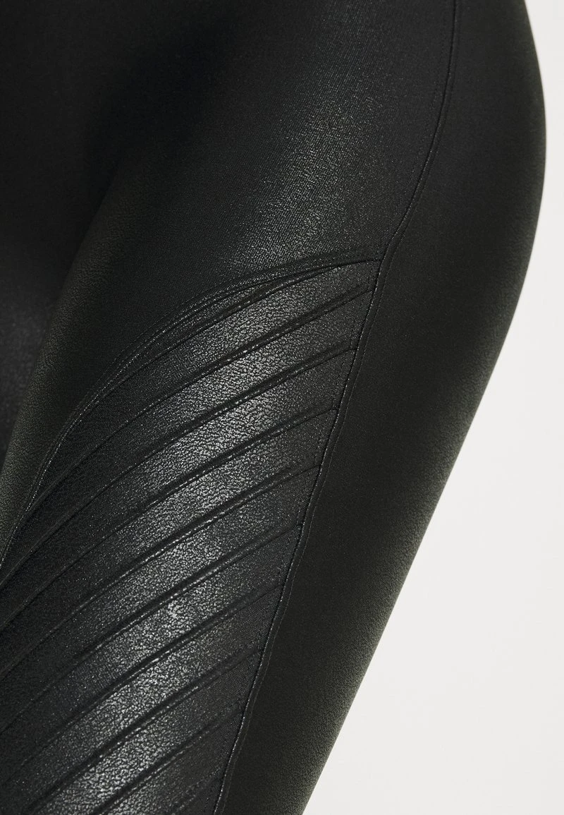 Spanx FAUX LEATHER MOTO LEGGINGS - Leggings - Strümpfe - Black 5 Spanx FAUX LEATHER MOTO LEGGINGS - Leggings - Strümpfe - Black – Bild 3