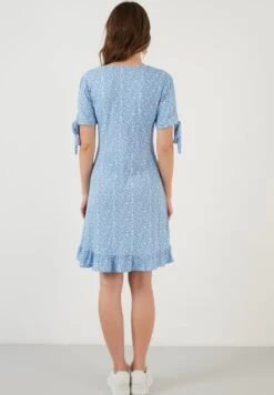 LELA FLORAL RUFFLE DETAIL - Freizeitkleid - Baby Blue -Damenbekleidungsgeschäft 62cc863f67e24bcaab8be6c6b9bd12e5