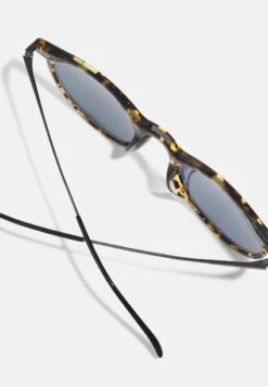 Calvin Klein UNISEX - Sonnenbrille - Vintage Havana 10 Calvin Klein UNISEX - Sonnenbrille - Vintage Havana -Damenbekleidungsgeschäft 64a9ae4e71f941c79bea426d076be39b