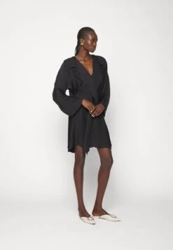 By Malene Birger AVANNA - Freizeitkleid - Black -Damenbekleidungsgeschäft 8247bef2714545cbbfc1b25569444fd5