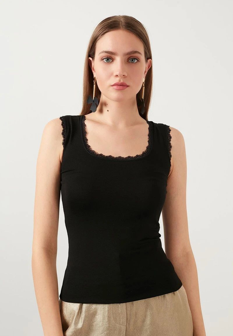 LELA SQUARE NECK LACE DETAILED ATHLETE - Top - Black 3 LELA SQUARE NECK LACE DETAILED ATHLETE - Top - Black