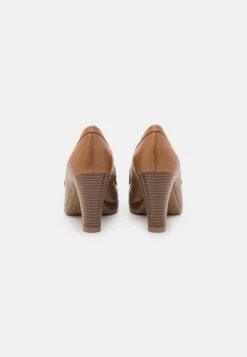 Pier One LEATHER - Pumps - Cognac 11 Pier One LEATHER - Pumps - Cognac -Damenbekleidungsgeschäft b1e0543a71904ff9ab3887fb1678f565