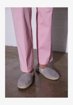 Pier One RENA ESPADRILLE UNISEX - Espadrille - White/blue -Damenbekleidungsgeschäft c6887bca85d14b55a70a8c6745c09b3d