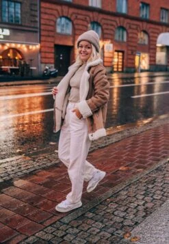 Pier One Umhängetasche - Dark Brown 13 Pier One Umhängetasche - Dark Brown -Damenbekleidungsgeschäft c77830cbab5b4ebbac27d65e9d5a155c