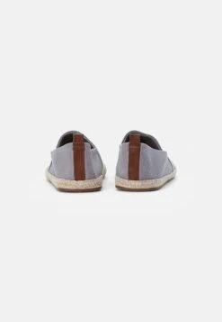 Pier One RENA ESPADRILLE UNISEX - Espadrille - Light Grey -Damenbekleidungsgeschäft fe23b761b30844ac92e7eccfef327beb